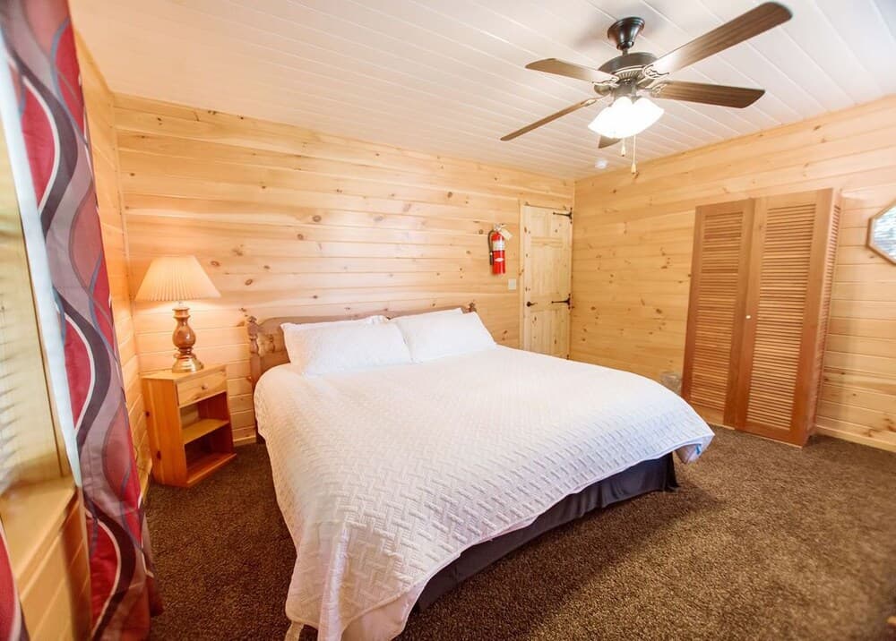 Zook Cabin See 4 States From THE Deck A+views