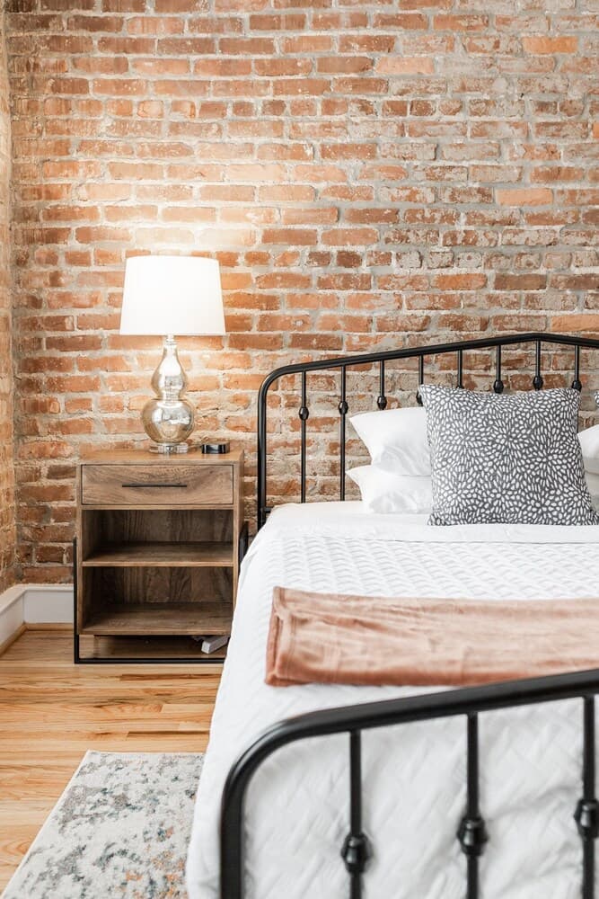 Red Door Apartment 2.0 ~ Heart Of D-twn ~ Lovesac