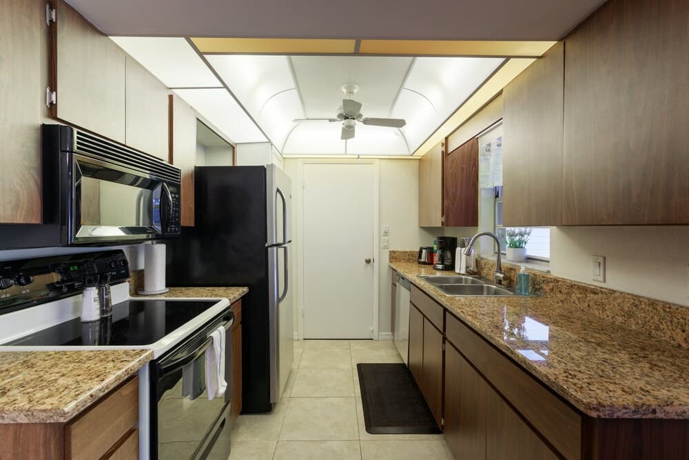 Dean Ave Outdoor Patio and Screened in Porch 15