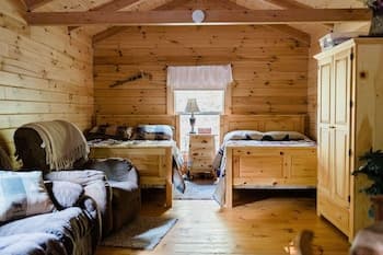 Fire Pit Private Cabins Retreat In The Woods!