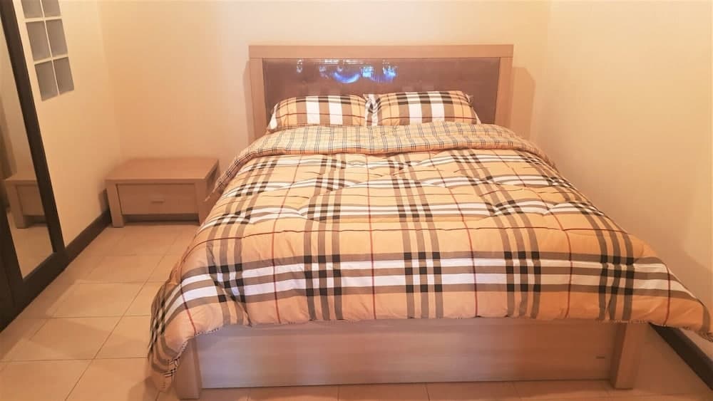 Lovely 2-bed Apartment in Pratumnak With Pool View