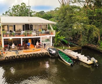 Tortuguero Adventures Guesthouse