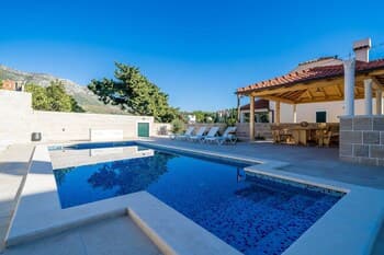 Residence & Pool Villa Schwarz Suites