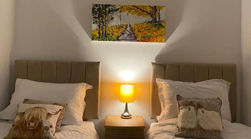 Inviting 2-bed Barn With hot tub Near Muirkirk