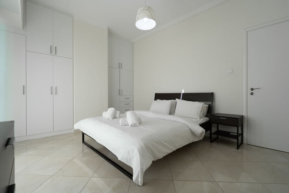 Fotomara sunny and colourful apartment