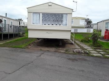 2 bed Caravan Approx 10 Mins From Beach Suzie 2