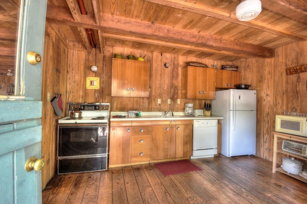 Charming Cascade Chalet