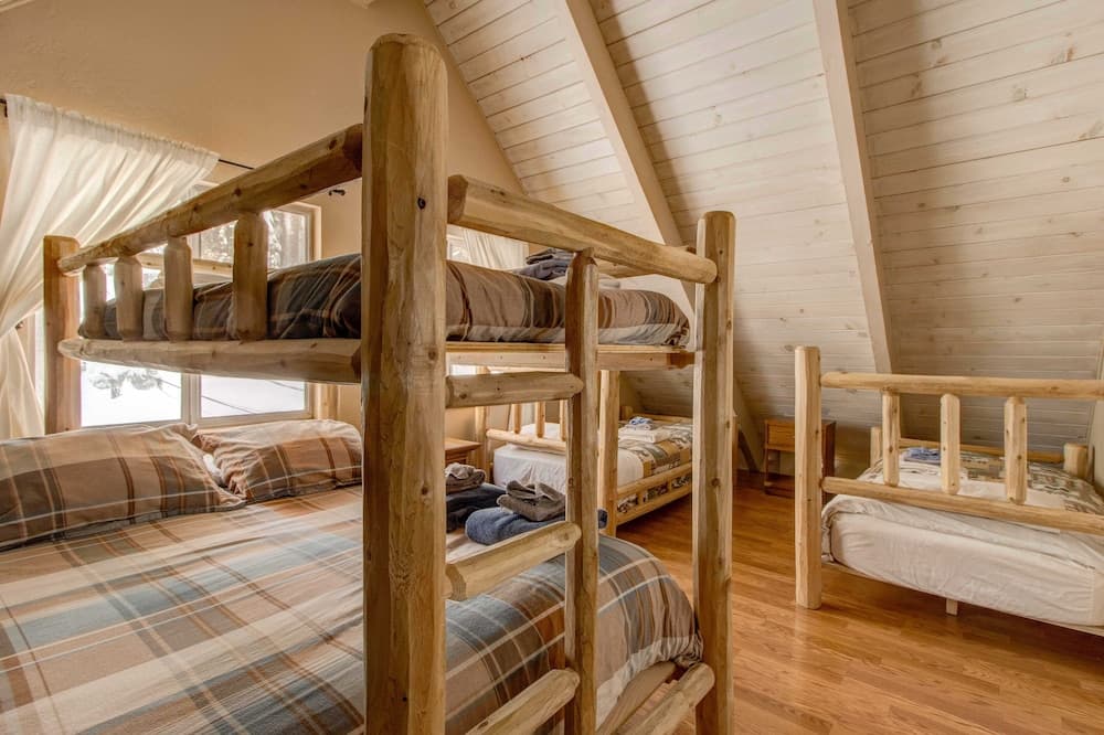 Quintessential Tahoe Cabin