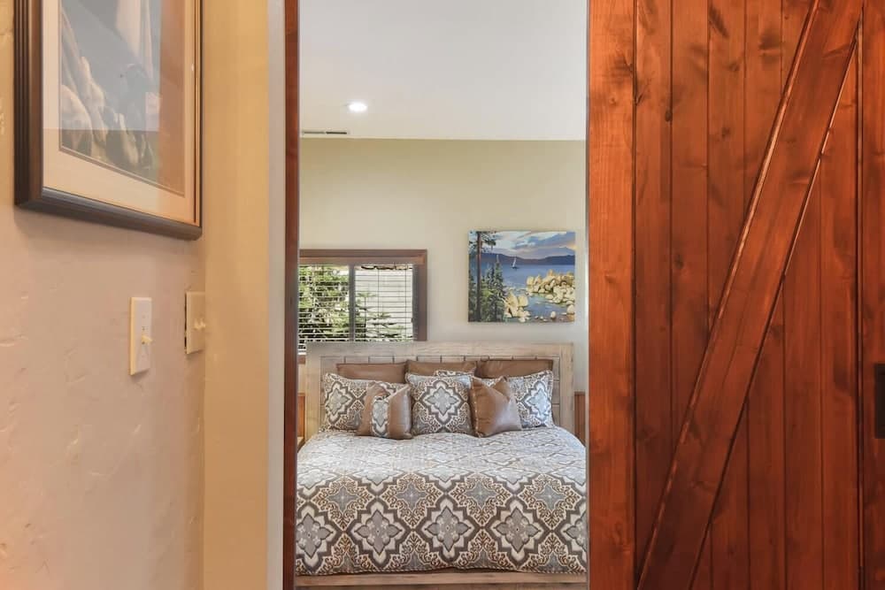 Shoreline Vista | 180° Lake Views | Pet-Friendly | 2 Master Suites