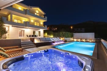Luxury Villa Lovric Private Heated Pool