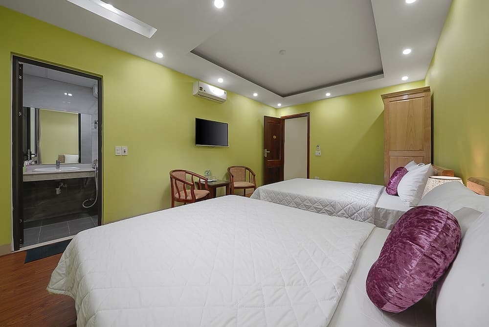 Golden Lotus Airport Hotel