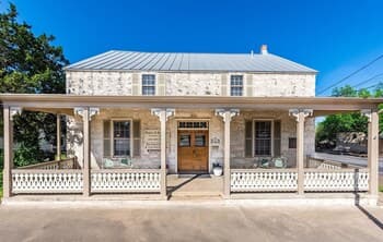 Jolly's Haus 2 Bedroom Home by Redawning