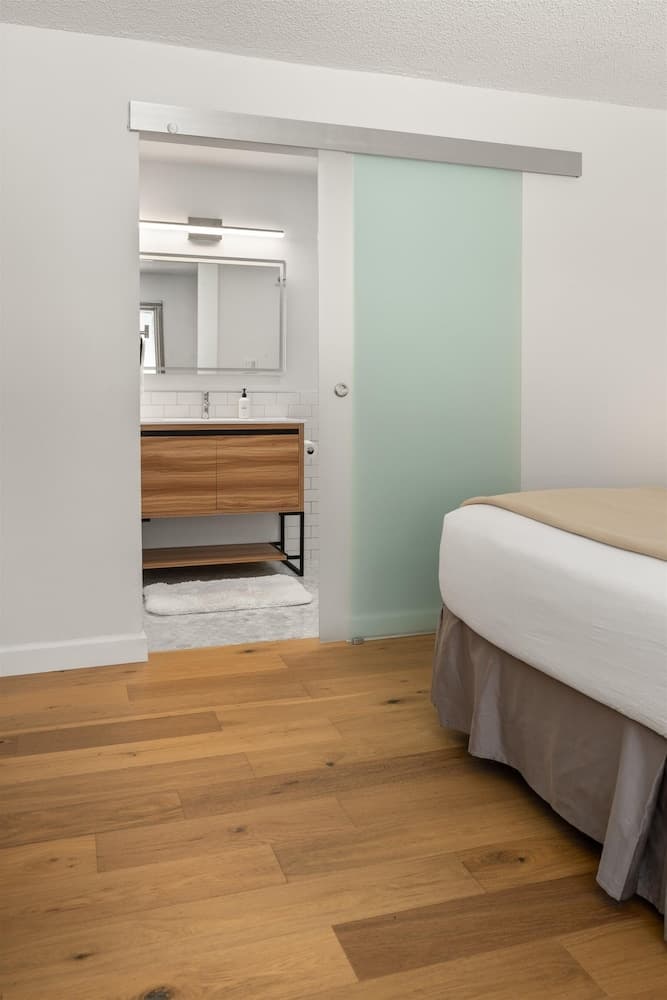 Prime Snowmass Retreat Ski Bridge, Walk to Village - 29C by RedAwning