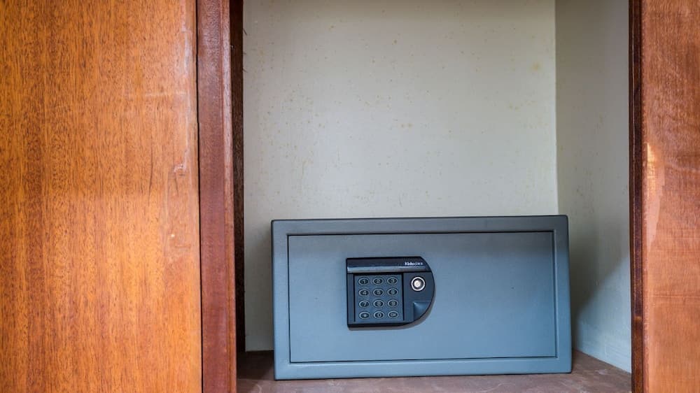 Trendy Deluxe Single Rooms In Masaka - 2