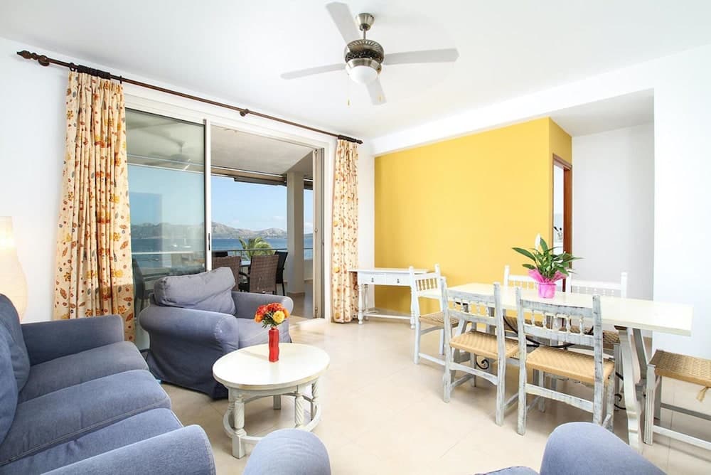 Apartment - 3 Bedrooms with WiFi and Sea views - 108769