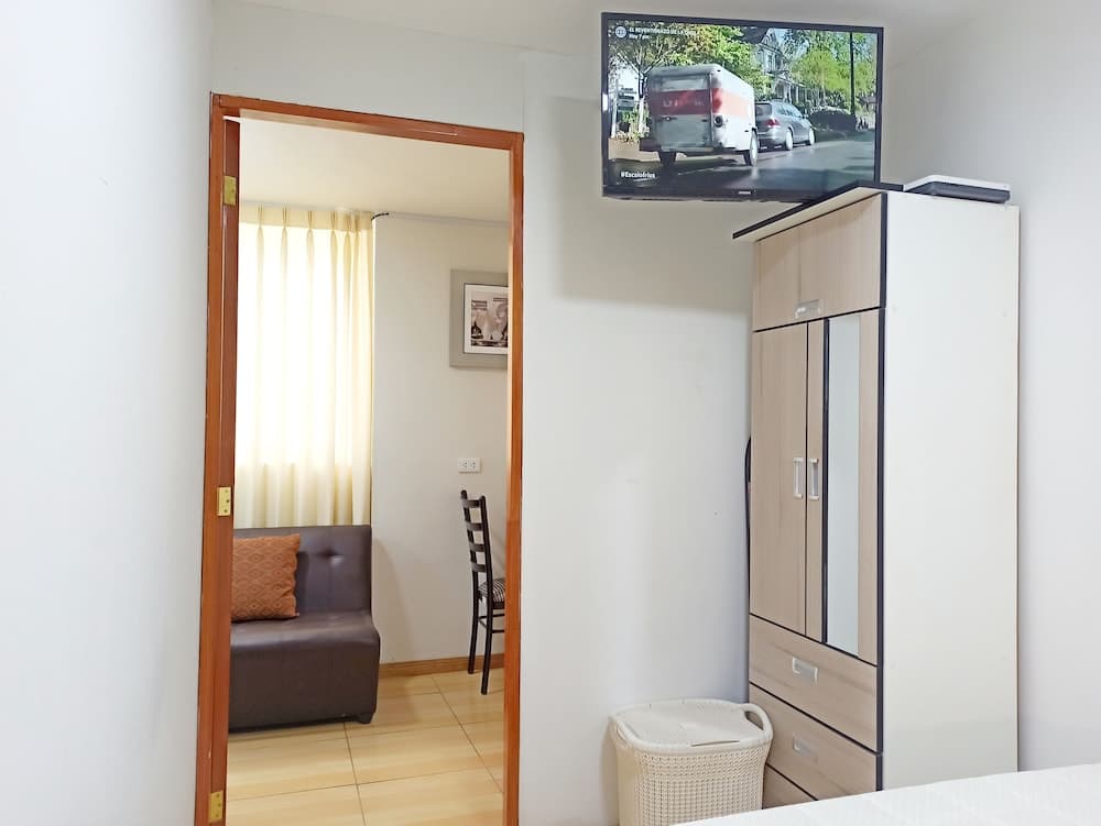 Eral Apartments Country Club