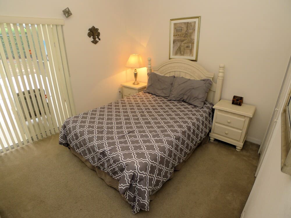 5 Bed Pool Home On Gated Community 1027