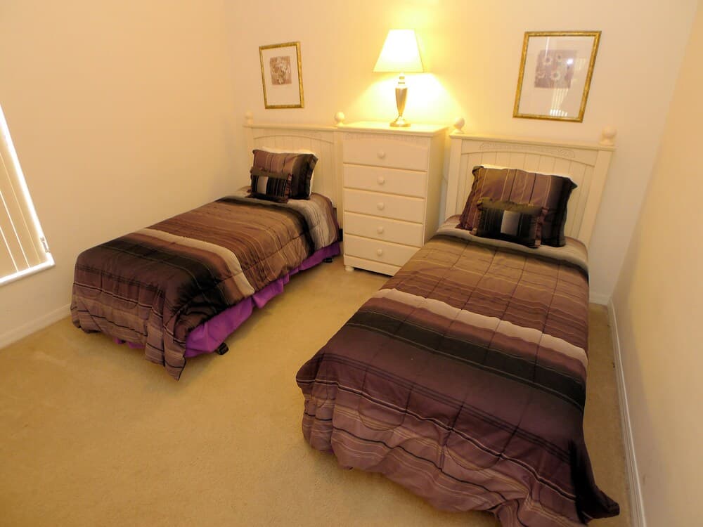 5 Bed Pool Home On Gated Community 1027