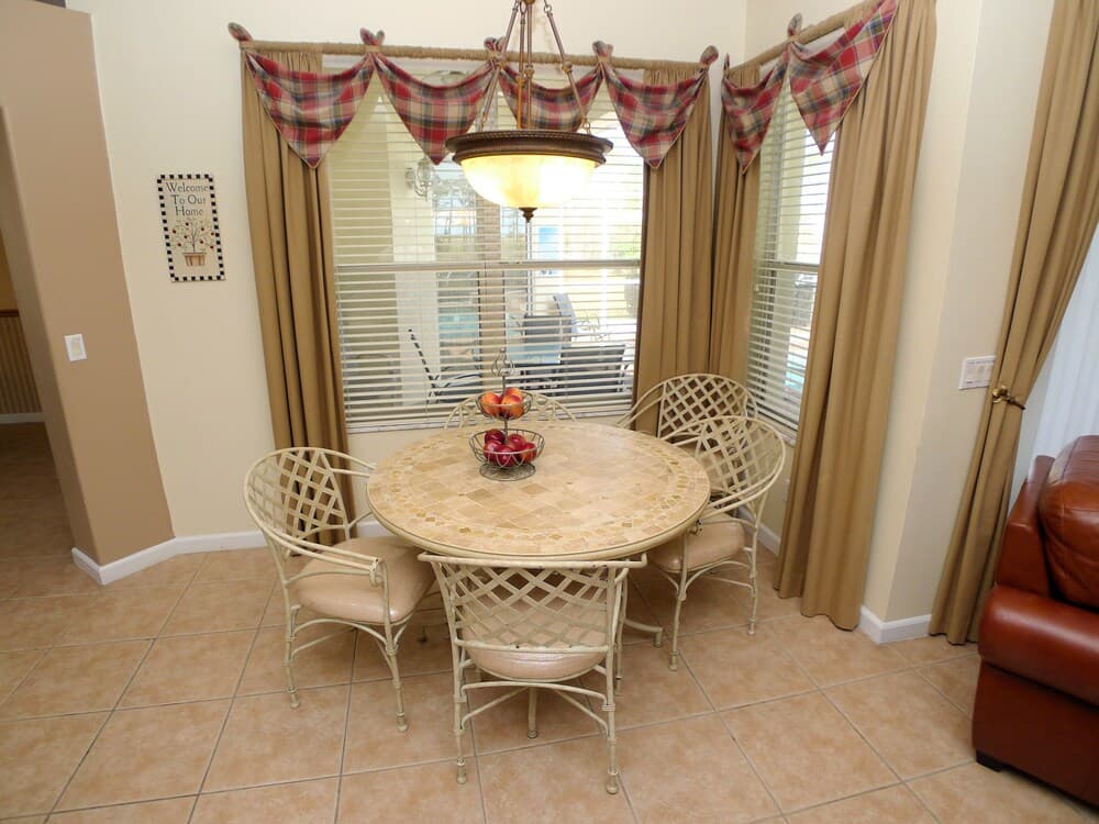 4 BED Pool Home ON Golf Community