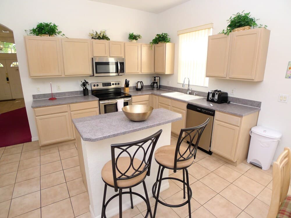 4 BED Pool Home ON Golf Community