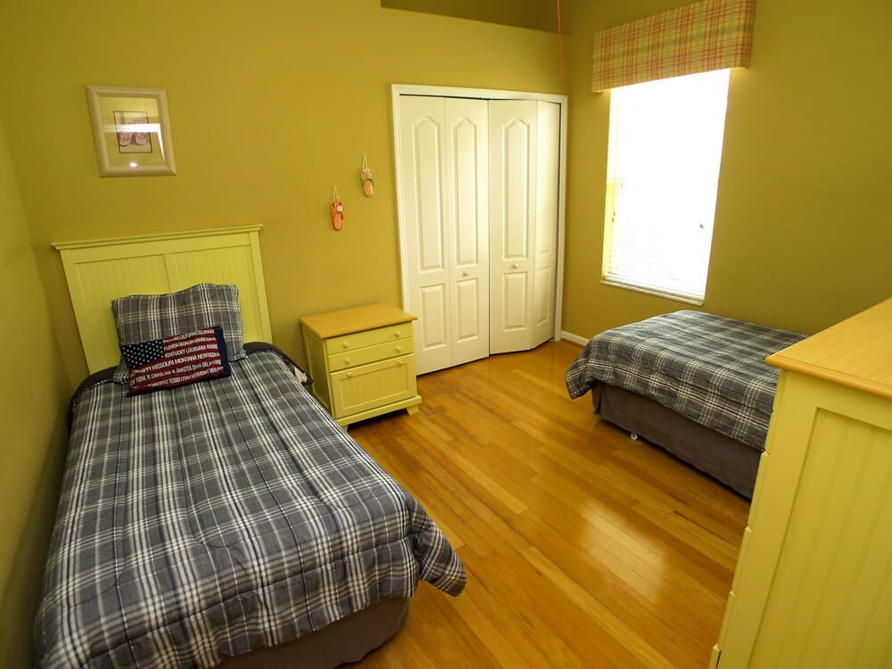 5 Bed Pool Home On Golf Community 835