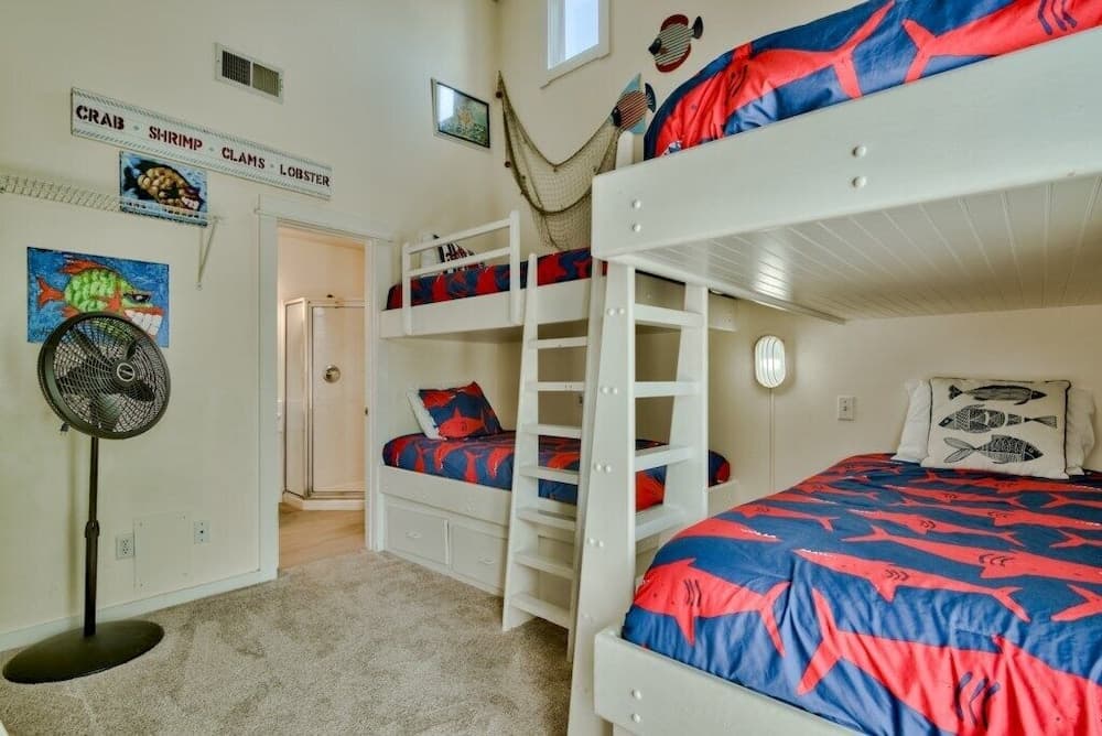 Crystal Oasis Across From Beach Heated Pool