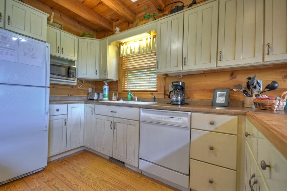 Serenity Now- Secluded Near Toccoa & Ocoee Rivers