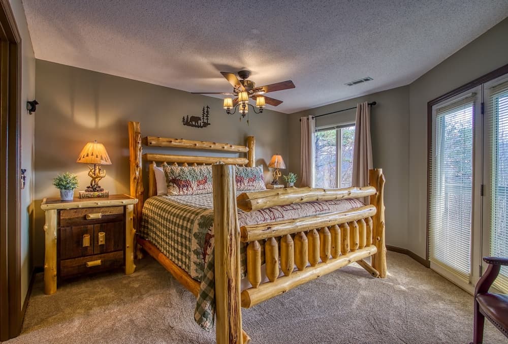 Tree Tops by HoneyBear Cabins