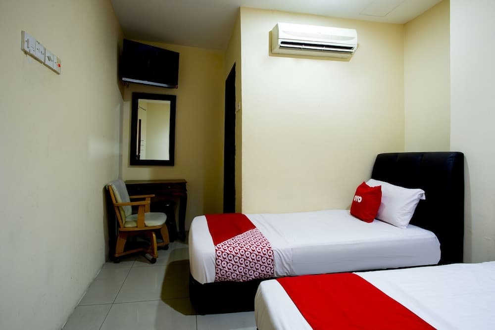 OYO 90160 Kl City Lodge