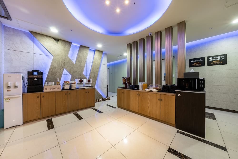 Golden Business Hotel