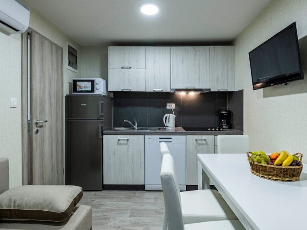 Mobile Home in Banjole With Pool Near Beach