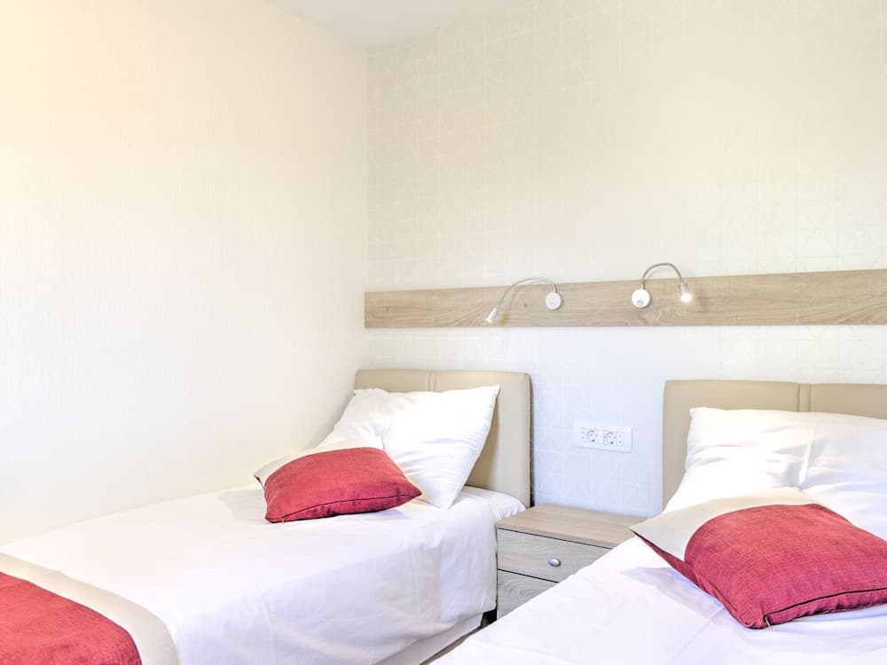 Mobile Home in Banjole Near Beach & Pool