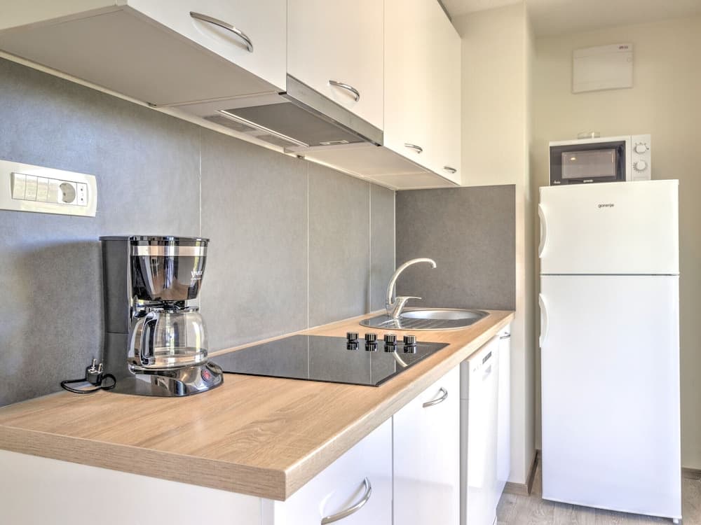 Mobile Home in Banjole Near Beach & Pool