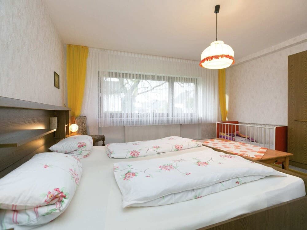 Beautiful Apartment in Winnen Near Forest and Town Centre