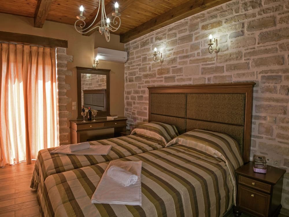 Luxurious Villa With Private Pool, Near a Couple of Restaurants & Sandy Beach