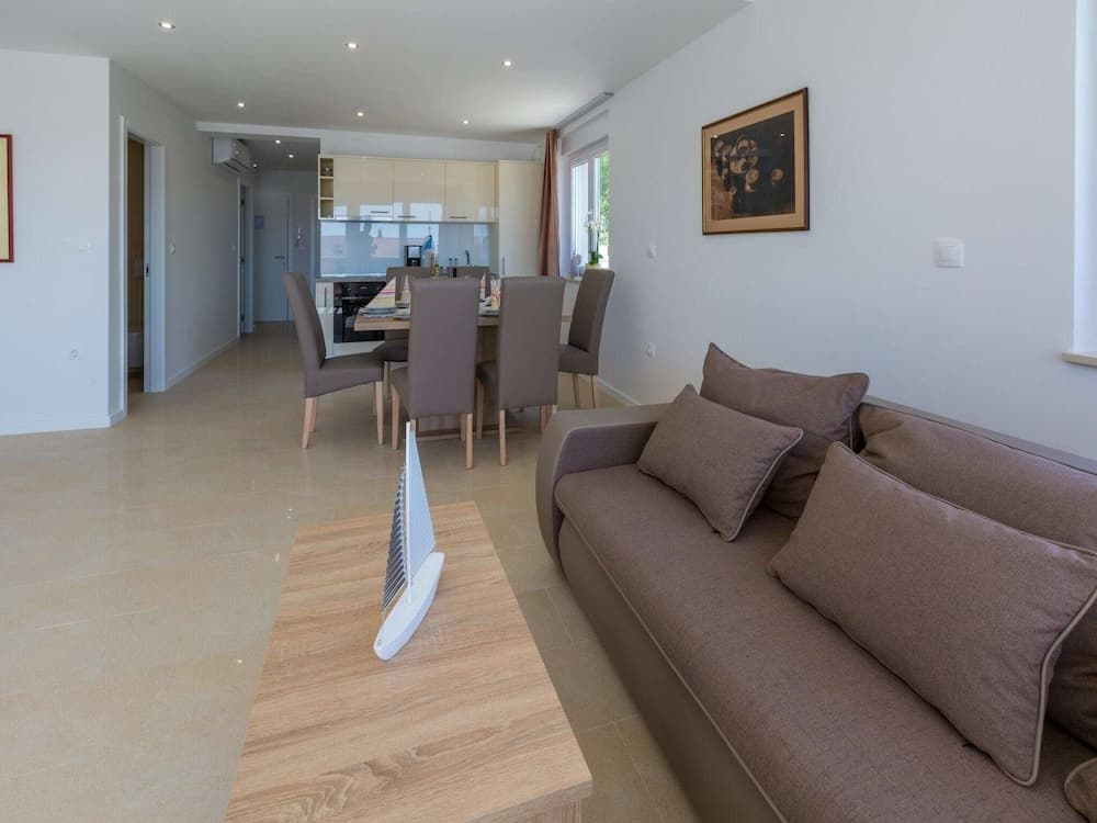 Elegant Villa in Dramalj With Swimming Pool