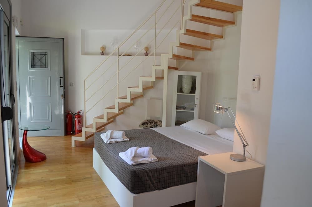 Authentic 10 Person Villa Near the Sea