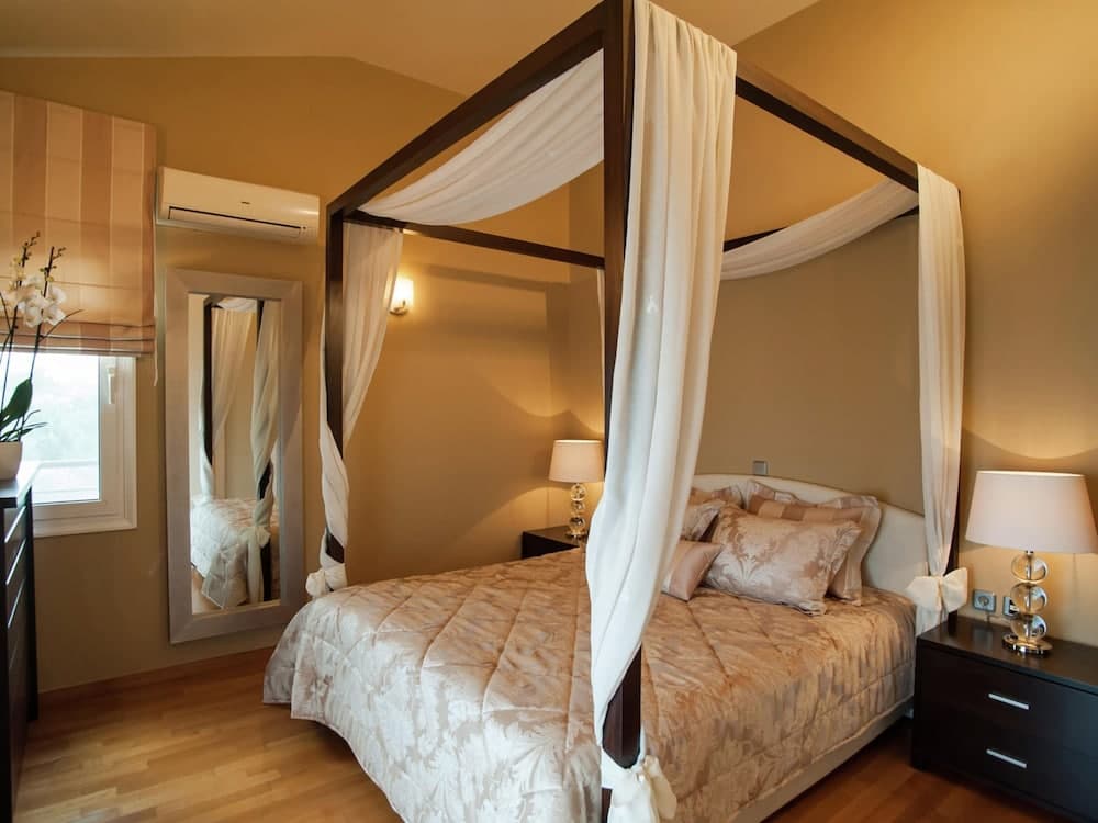 Villa With Private Pool, BBQ Area