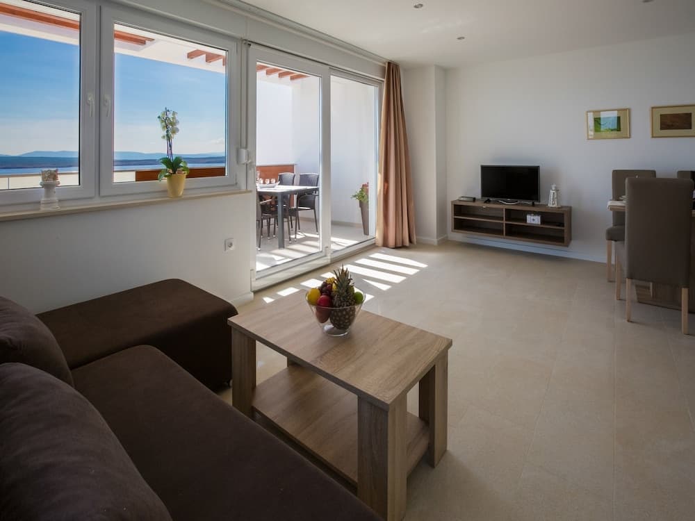 Wonderful Villa Apartment With Swimming Pool & Sea View