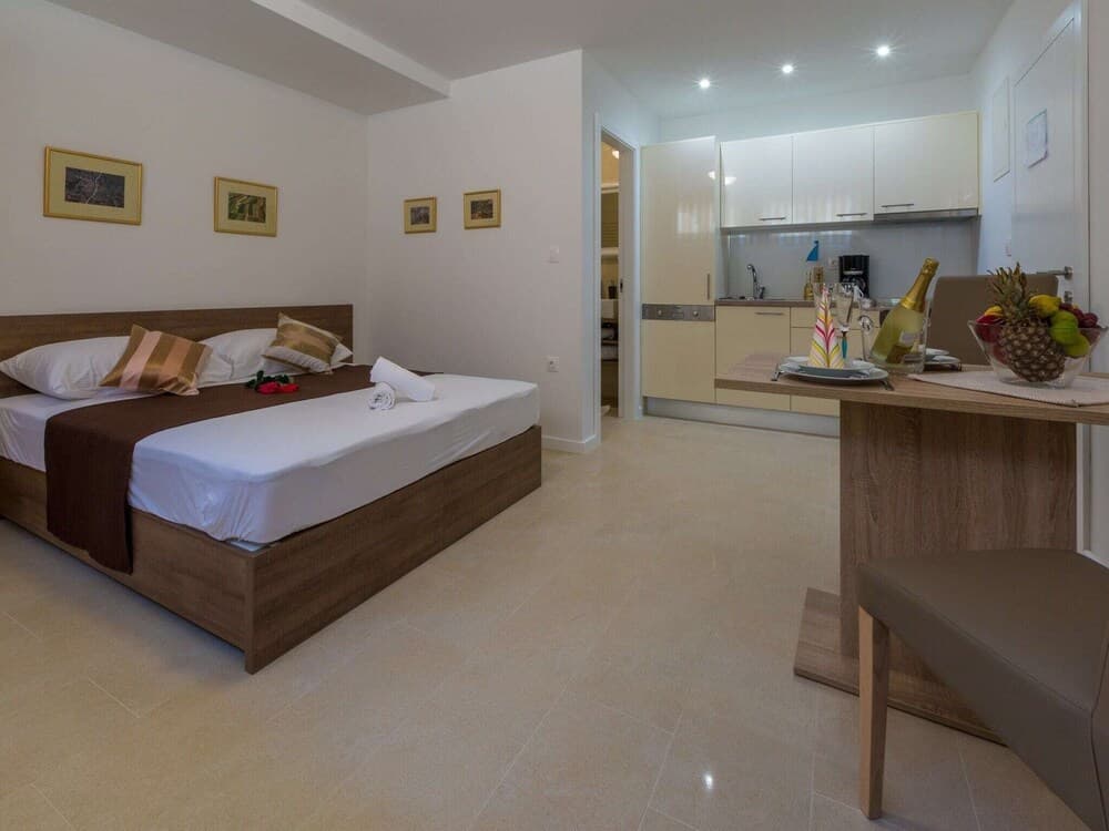 Lovely Villa Studio Apartment With Swimming Pool