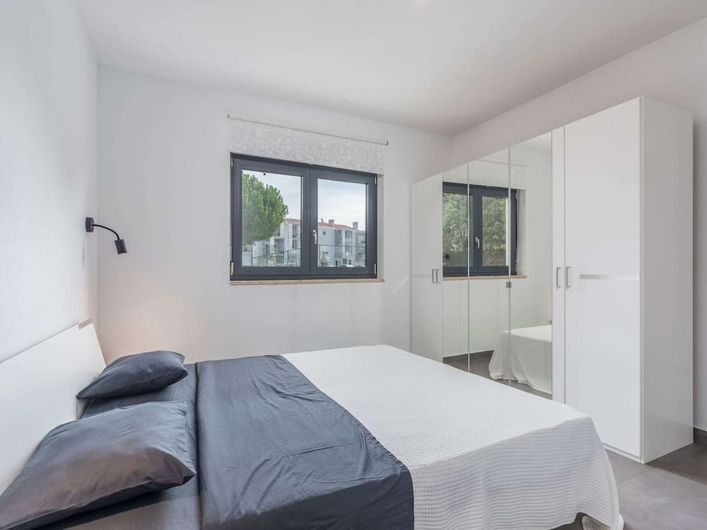 Villa in Novigrad With Private Pool and Beach