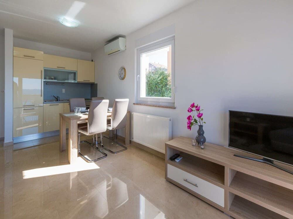 Comfortable Apartment With Sea View and Swimming Pool