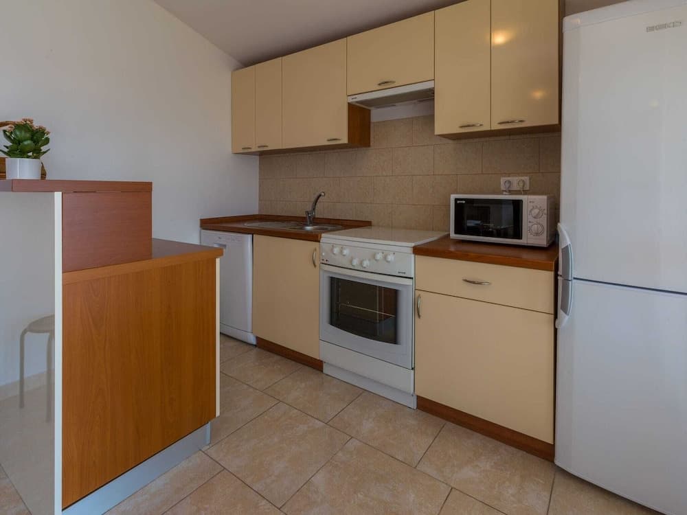 Spacious Apartment With Swimming Pool & Balcony With Sea View