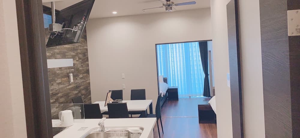 European  Tower  Hotel