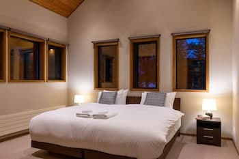 Starchase by H2 Life