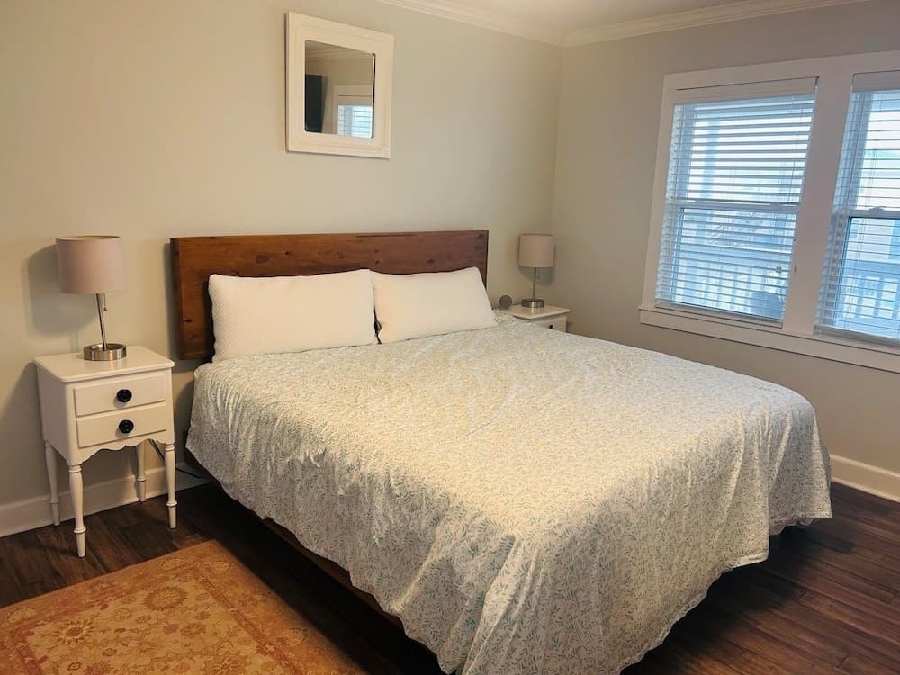 Holden Pattern 4 Bedroom Home by RedAwning