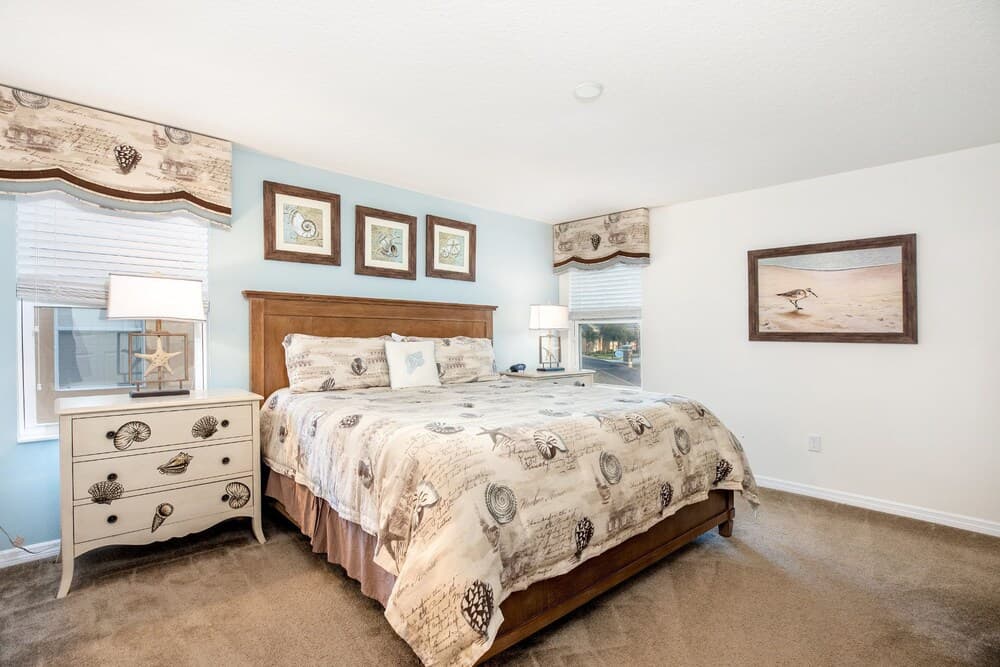 Gated,south Facing Pool With Spa, Games Room & BBQ