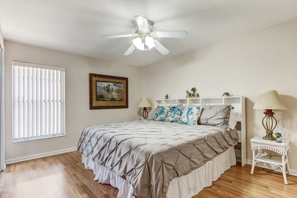 Walk to Beach, Spacious House, Huge Outside Patio