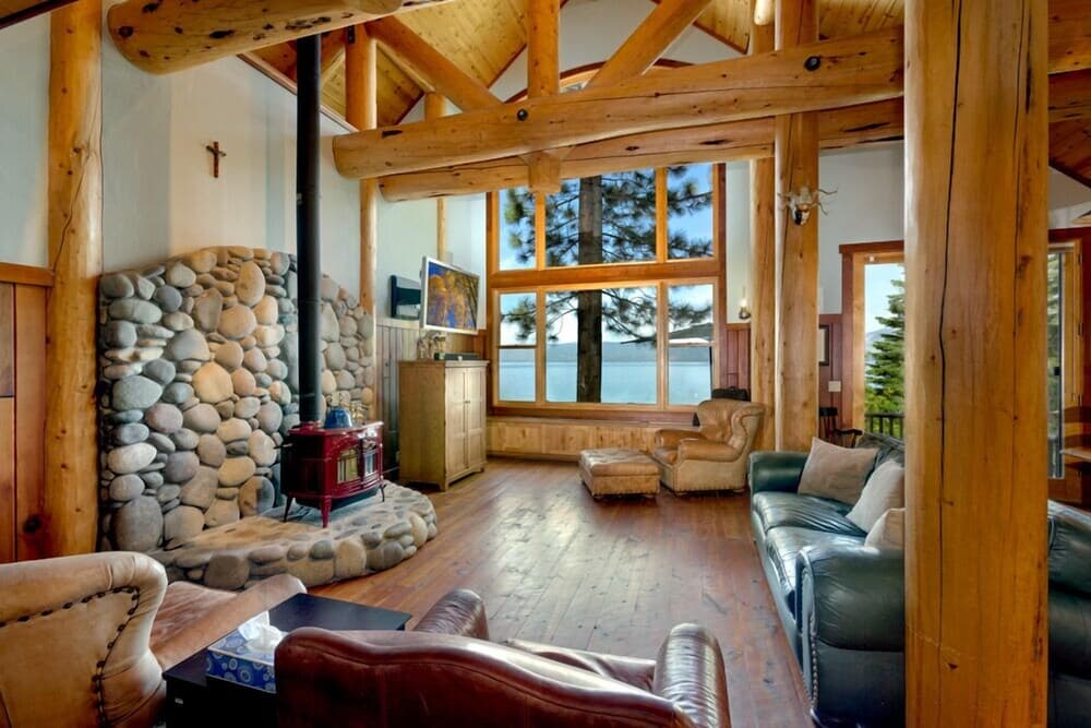 On Lake Tahoe!! Close to Heavenly and Casino's