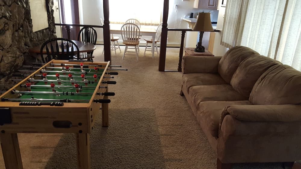 Private Hot Tub, Foosball Table, Pet Friendly